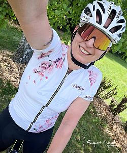 Dámský cyklistický dres Flowers Rose s návleky na ruce
